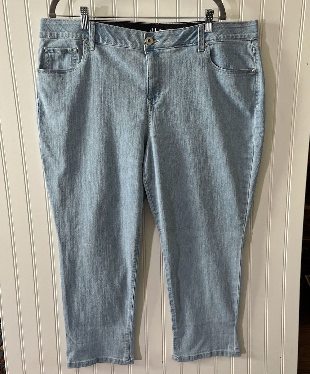 Style & Co Women’s Light Wash Blue Denim Capri Jeans Cotton Button 5-Pocket 20W